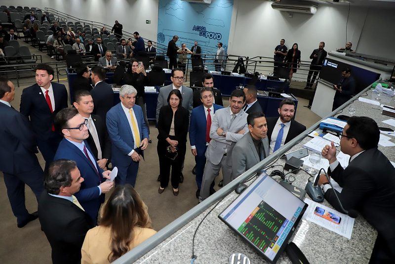Vereadores em reunião sobre aprovação da LDO de 2027