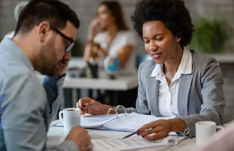 Estudo do Sebrae mostra que pequenos negócios concentram maior participação feminina e menor diferença salarial entre homens e mulheres