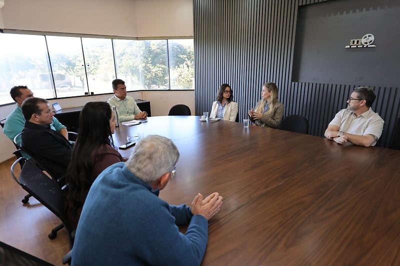 Prefeito Marçal Filho recebeu a coordenadora de Relações Institucionais da Inpasa no Brasil, Natalia Gomes, e a Gerente Administrativa da empresa em Dourados, Daniele Luna