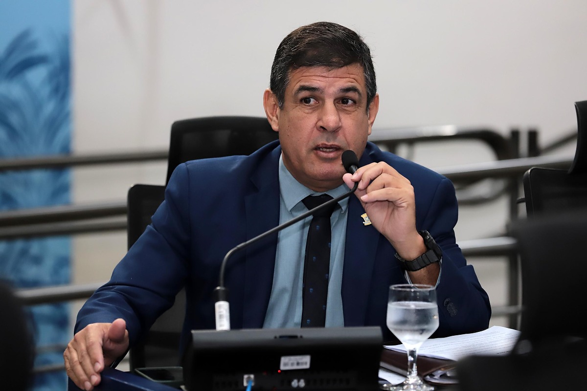 Beto Avelar protocola pedido de cassação contra Maicon Nogueira