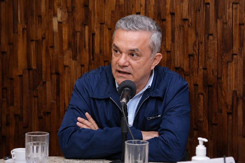 Deputado Vander Loubet foi entrevistado no programa Tribuna Livre, da Rádio Capital FM