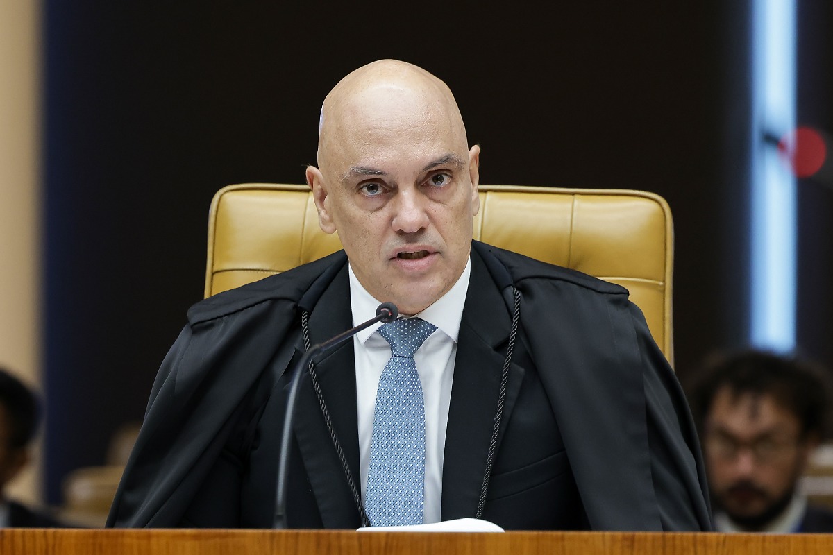 Alexandre de Moraes impede visitas de Fl&aacute;vio Bolsonaro ao pai ap&oacute;s leitura de carta em live