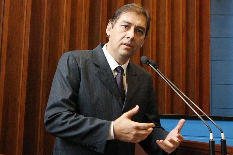 Alcides Bernal, quando era deputado, em sessão plenária na Assembleia Legislativa