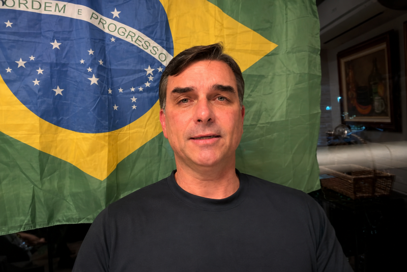 Pré-candidato a presidente Flávio Bolsonaro (PL) em live em 13 de julho