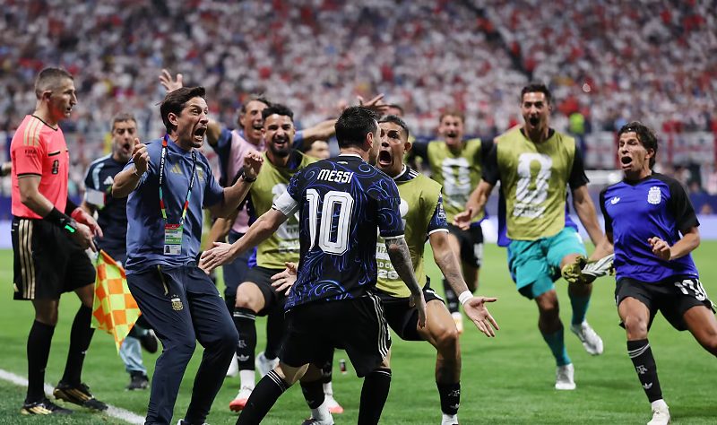Em virada heroíca, Argentina avança para final da Copa do Mundo