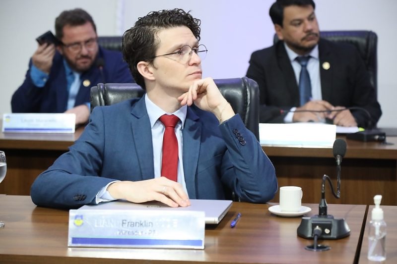 Vereador Franklin Schmalz (PT) na última sessão da Câmara de Dourados antes do recesso