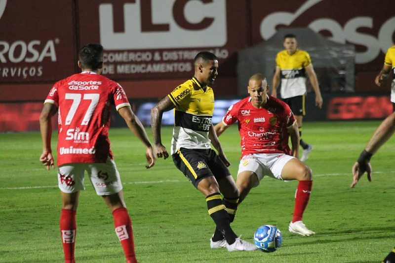O duelo entre Criciúma e Vila Nova é o destaque do Brasileirão da Série B deste final de semana