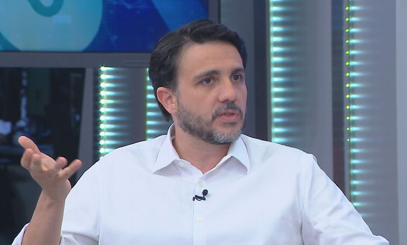 Renan Santos é oficializado candidato presidencial nas eleições deste ano