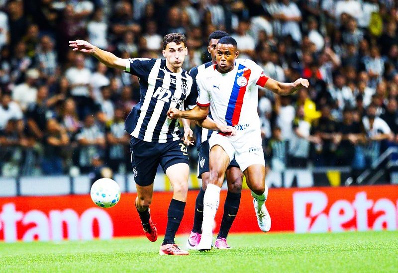 Tricolor reage no segundo tempo, soma ponto fora de casa e segue firme na briga por vaga na Libertadores