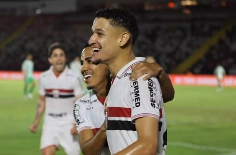 Botafogo-SP venceu o Juventude em noite inesquecível na no estádio Santa Cruz/Arena NicNet, em Ribeirão Preto (SP).