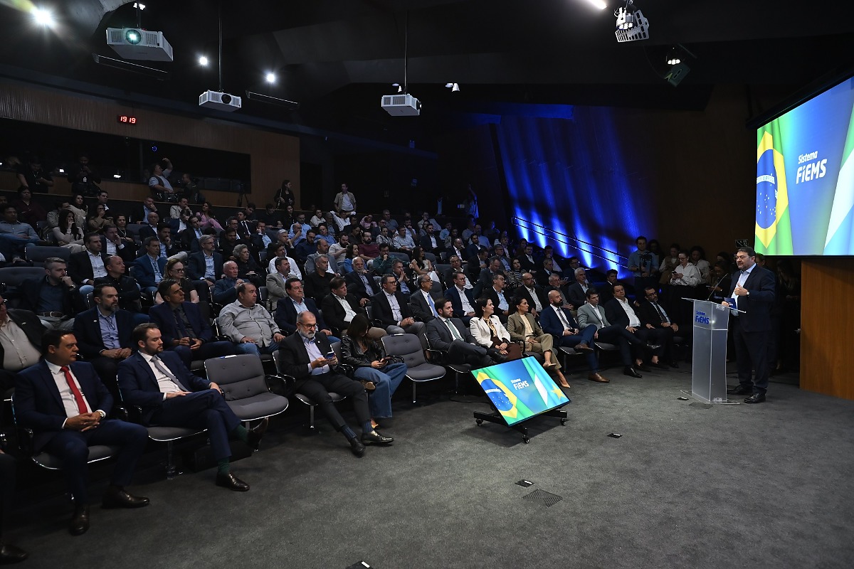 Fiems leva ao governo federal pautas sobre frete, tributos e ind&uacute;stria