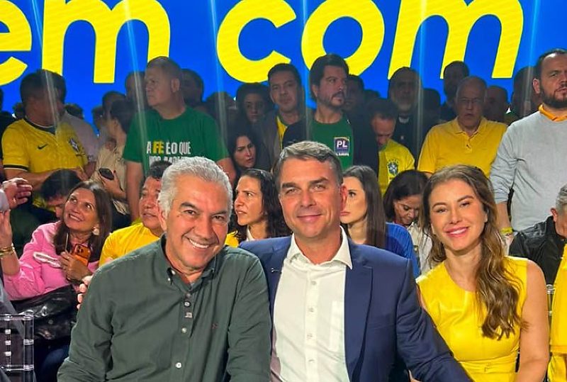 Reinaldo confirma apoio a Flávio Bolsonaro