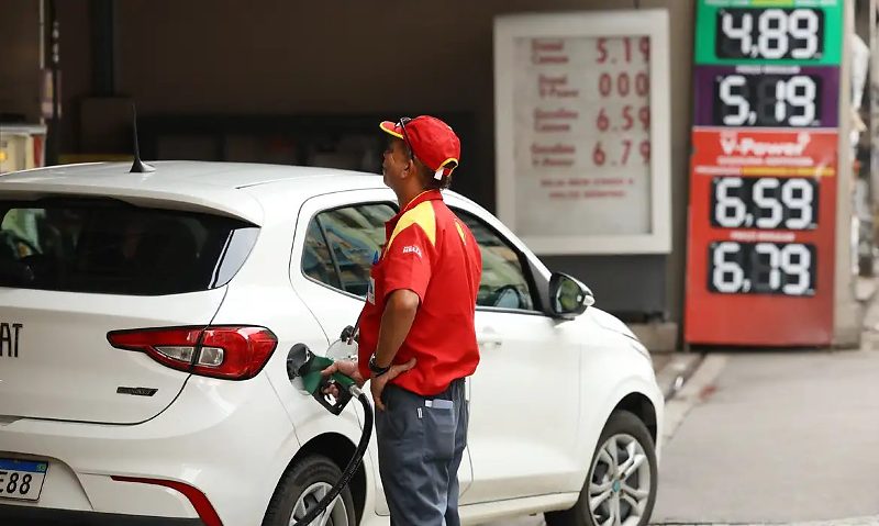 Rio de Janeiro (RJ), 20/03/2026 - Preços dos combustíveis em posto Shell na Lapa