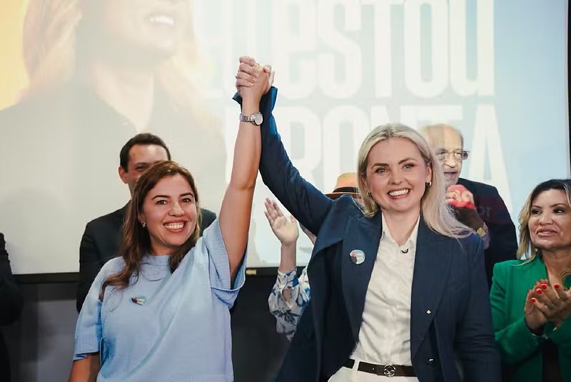 Fabiana Torquato e Clariana Barão em convenção do DC que oficializou chapa à Presidência da República