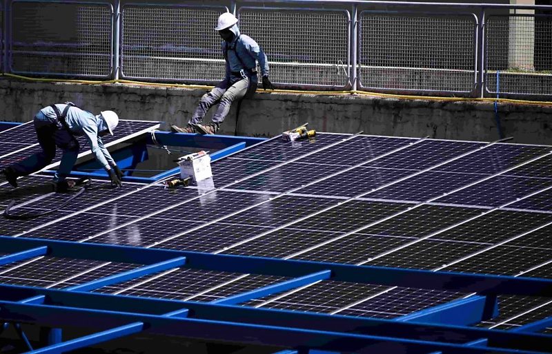 Instalação de painéis solares
