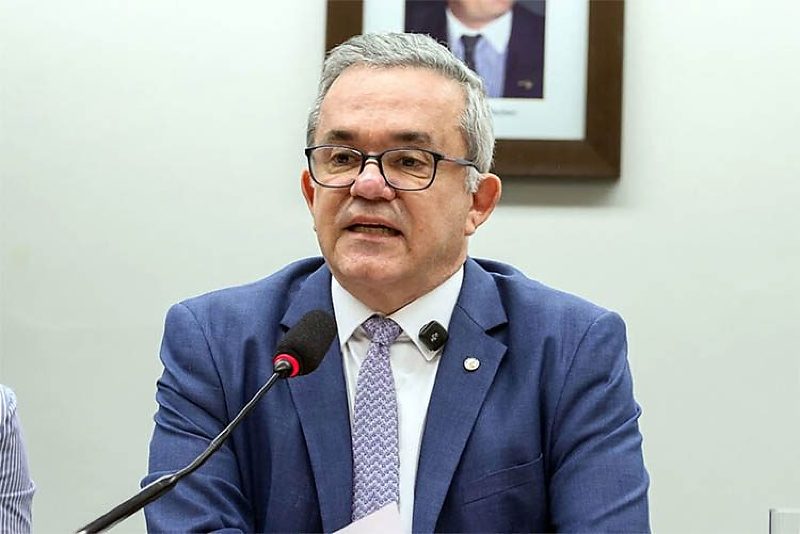 Vander se vê beneficiado com saída de Nelsinho