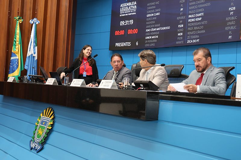 Deputados se reúnem para aprovar pautas que tramitam pela Casa de Leis