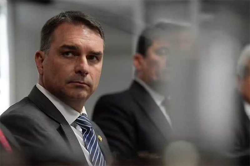 Flávio tem até sábado para registrar candidatura