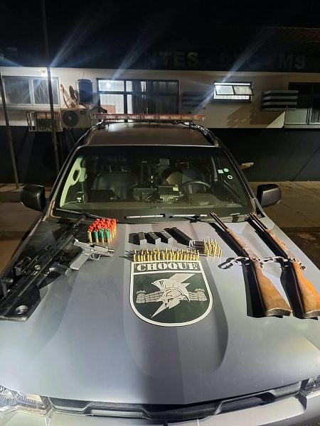 Militar do Exército e homem são presos com armas e munições em assentamento
