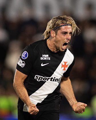 Vasco avança na Sul-Americana ao golear o Olímpia no Paraguai