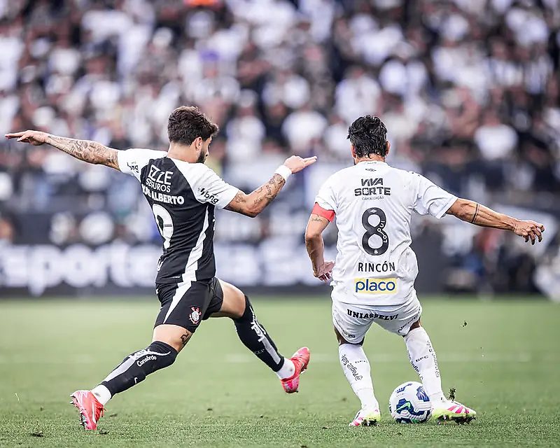 Corinthians e Santos prometem movimentar a rodada em clássico quente neste domingo (30)