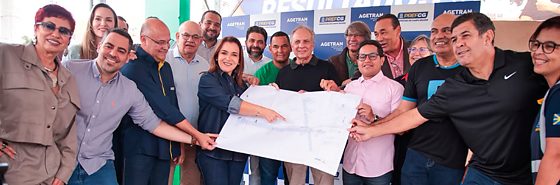 Vereadores da C&acirc;mara e prefeitura participaram do ato