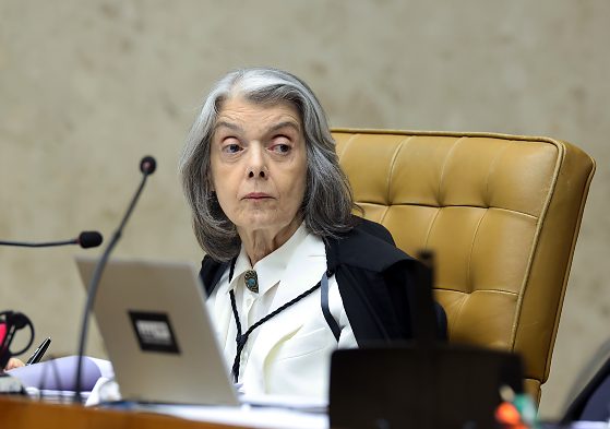 C&aacute;rmen L&uacute;cia diz estar envergonhada com crise no STF e pede desculpas