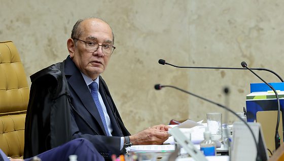 Gilmar Mendes e Fl&aacute;vio Dino questionam Edson Fachin por assumir casos do Banco Master