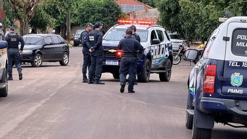 Homem morre após atirar contra policial durante abordagem