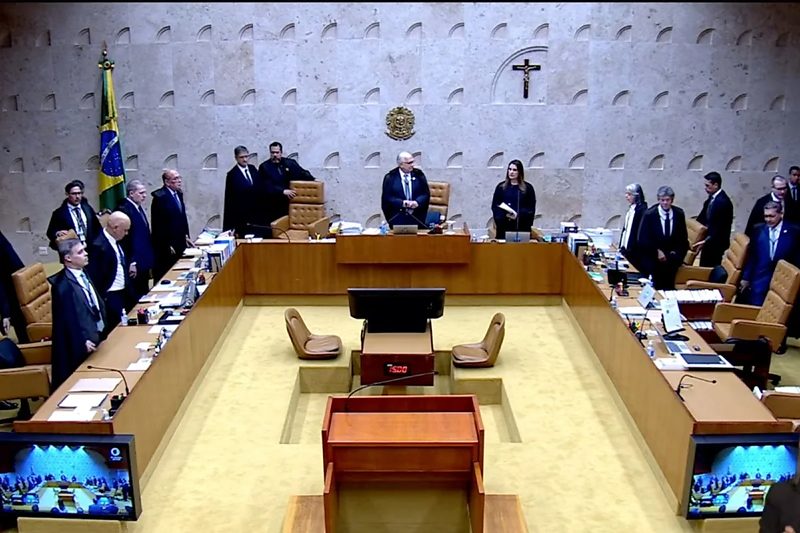 Julgamento foi finalizado sem sem concluir análise sobre casos de Moraes e Mendonça
