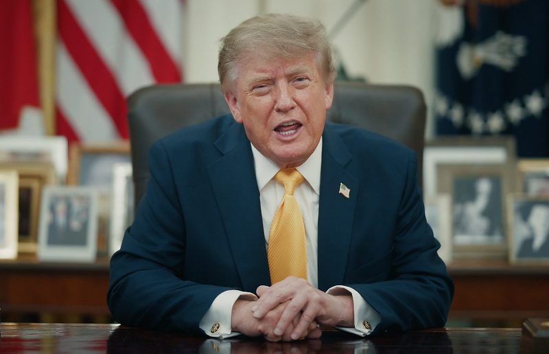 Washington/EUA - 10/09/2026 - MUNDO - O Presidente Donald J. Trump anuncia cheques de reembolso de US$ 500 para quase 1 milhão de americanos trabalhadores que foram cobrados indevidamente a mais por meio do Obamacare