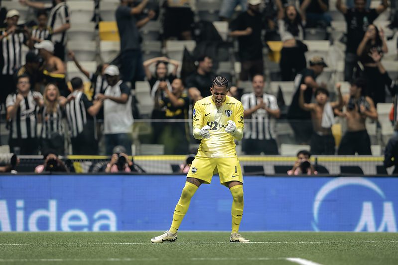 Gabriel Delfim colocar o seu nome na histórica do Atlético-MG após pegar três pênaltis