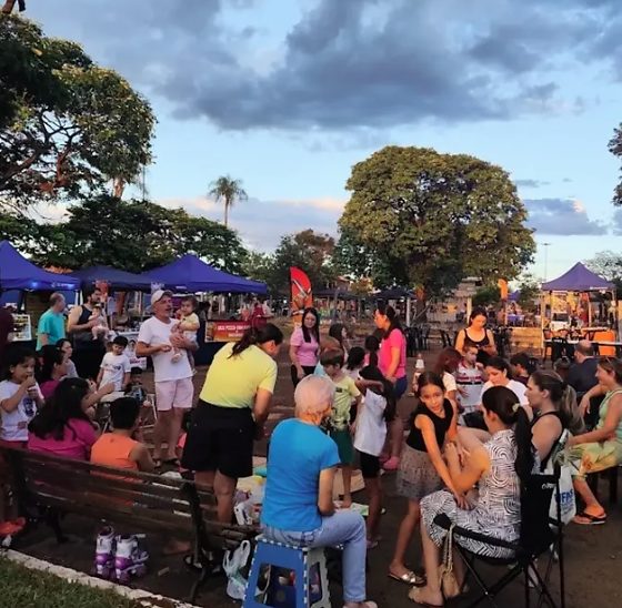 Feira S&atilde;o Bento re&uacute;ne gastronomia, m&uacute;sica e ado&ccedil;&atilde;o em Campo Grande