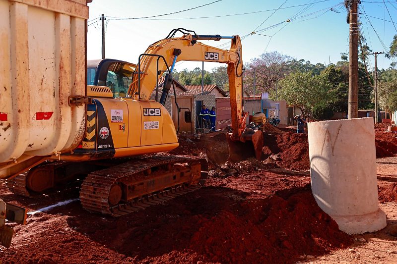 Obras de pavimentação e drenagem no Jardim Santa Emília e Residenciais Aquarius recebem R$ 17,3 milhões