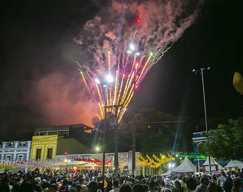 Lei sancionada pela prefeitura permite uso de fogos de vista sem ruídos