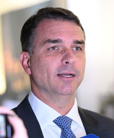 https://cdn.capitalnews.com.br/storage/webdisco/2026/10/04/capa/default/T1515P1/448ababbc641d06247ef80d1382f44ef.jpg