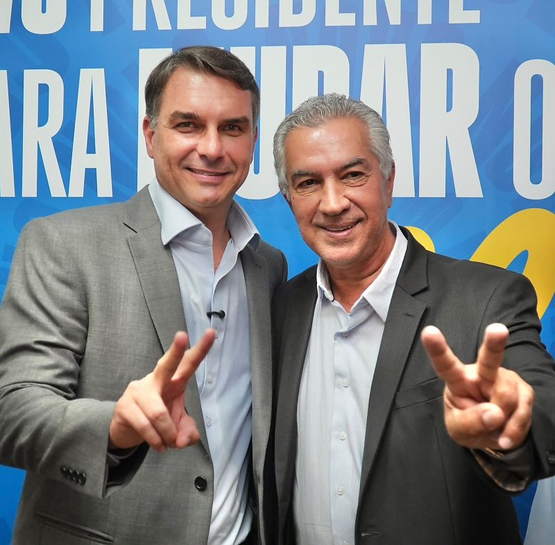 Reinaldo e Flávio Bolsonaro em Brasília (DF)