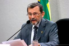 Valter quer restringir venda de terra a estrangeiros 