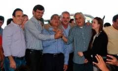 Ato 1, comédia: muito político pra pouco palco
